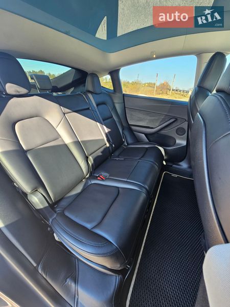 Позашляховик / Кросовер Tesla Model Y 2021 в Тернополі