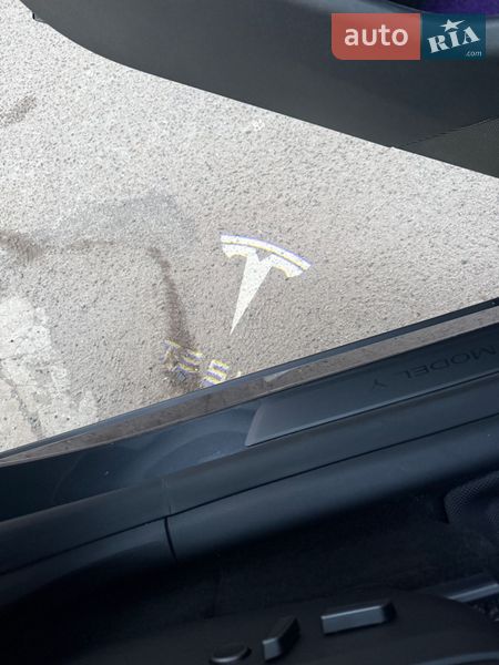 Позашляховик / Кросовер Tesla Model Y 2024 в Дніпрі