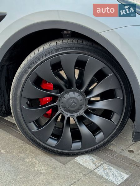Внедорожник / Кроссовер Tesla Model Y 2022 в Киеве