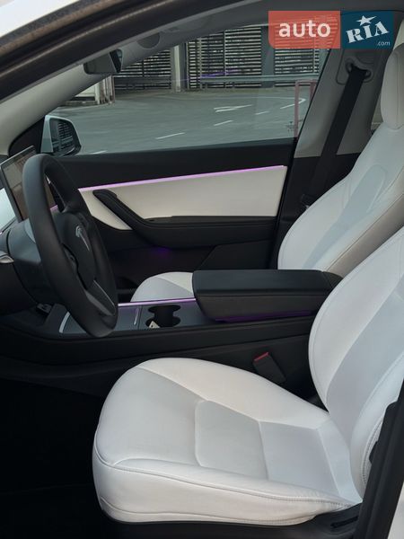 Внедорожник / Кроссовер Tesla Model Y 2022 в Киеве