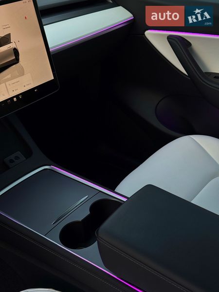 Внедорожник / Кроссовер Tesla Model Y 2022 в Киеве