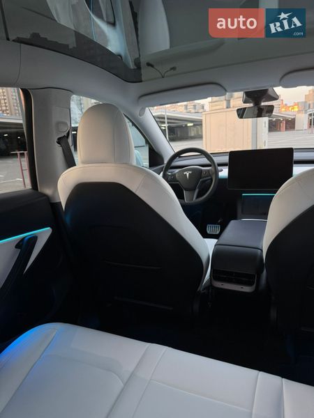 Внедорожник / Кроссовер Tesla Model Y 2022 в Киеве