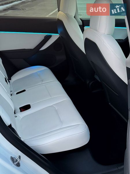 Внедорожник / Кроссовер Tesla Model Y 2022 в Киеве