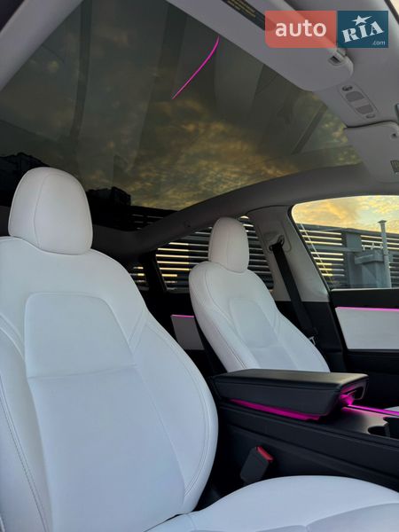 Внедорожник / Кроссовер Tesla Model Y 2022 в Киеве