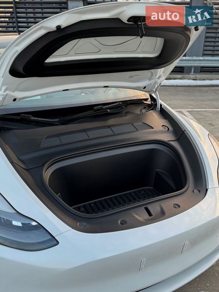 Внедорожник / Кроссовер Tesla Model Y 2022 в Киеве