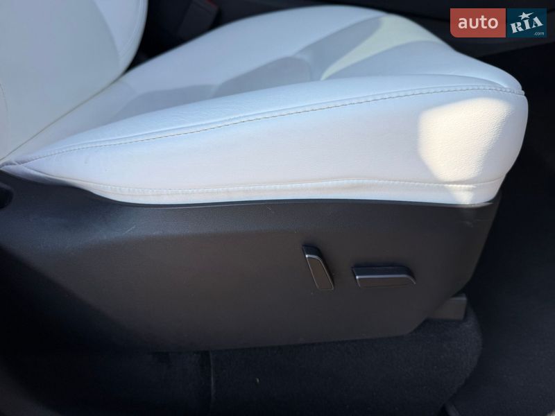 Позашляховик / Кросовер Tesla Model Y 2023 в Стрию