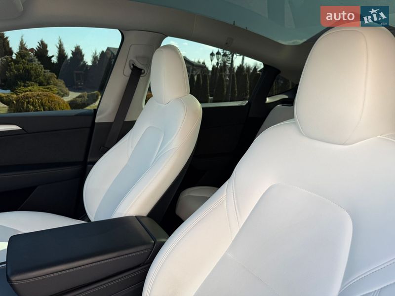 Позашляховик / Кросовер Tesla Model Y 2023 в Стрию