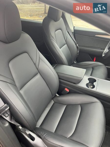 Внедорожник / Кроссовер Tesla Model Y 2024 в Кривом Роге