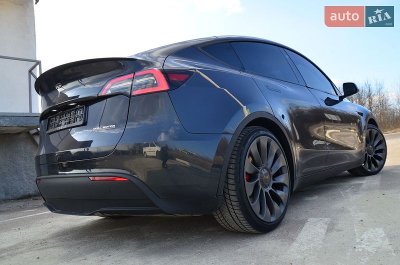 Внедорожник / Кроссовер Tesla Model Y 2024 в Трускавце