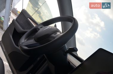 Внедорожник / Кроссовер Tesla Model Y 2024 в Трускавце
