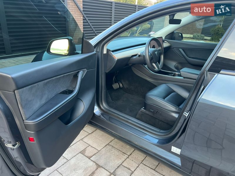 Внедорожник / Кроссовер Tesla Model Y 2020 в Луцке