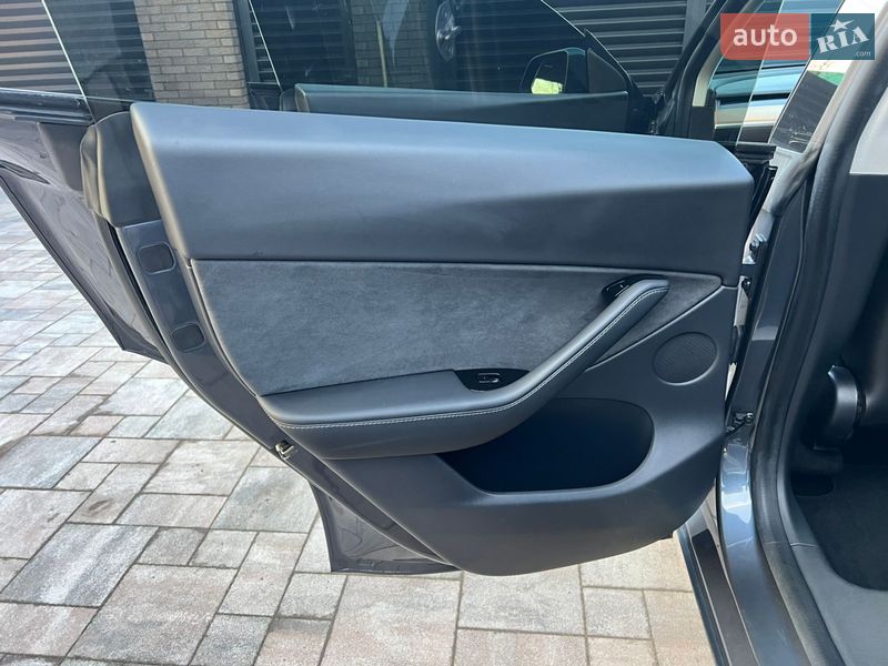 Внедорожник / Кроссовер Tesla Model Y 2020 в Луцке