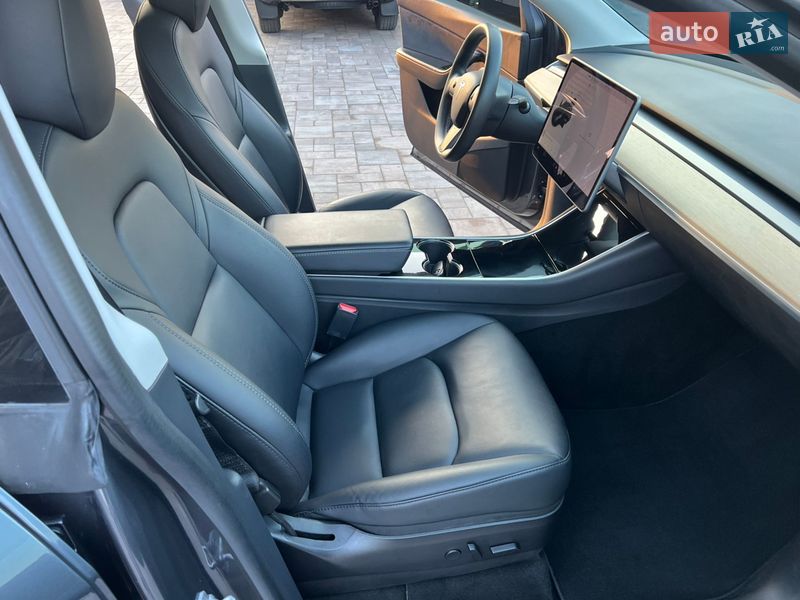 Внедорожник / Кроссовер Tesla Model Y 2020 в Луцке