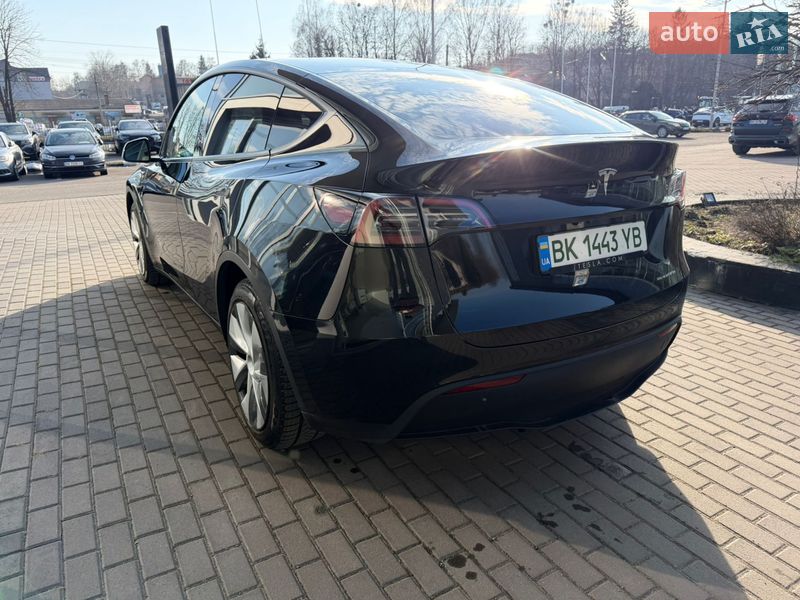 Позашляховик / Кросовер Tesla Model Y 2023 в Рівному
