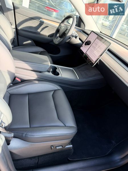Позашляховик / Кросовер Tesla Model Y 2023 в Рівному