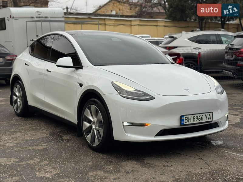 Tesla Model Y 2022