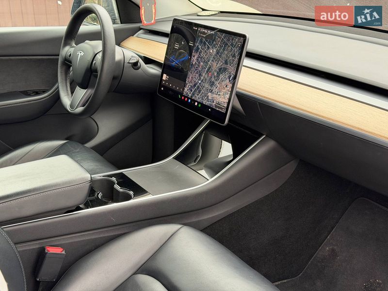 Внедорожник / Кроссовер Tesla Model Y 2021 в Киеве