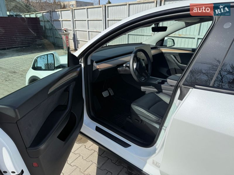 Позашляховик / Кросовер Tesla Model Y 2023 в Жовкві фото 5 Позашляховик / Кросовер Tesla Model Y 2023 в Жовкві