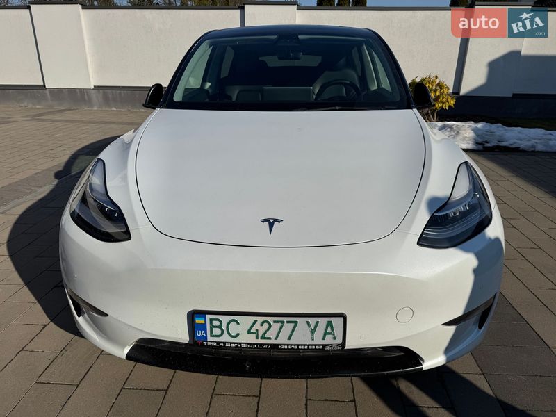 Tesla Model Y 2021