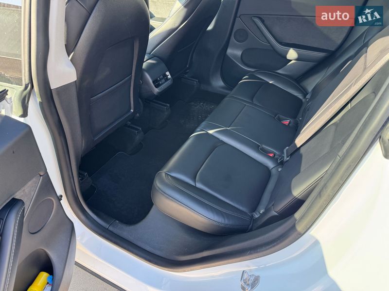 Внедорожник / Кроссовер Tesla Model Y 2021 в Львове