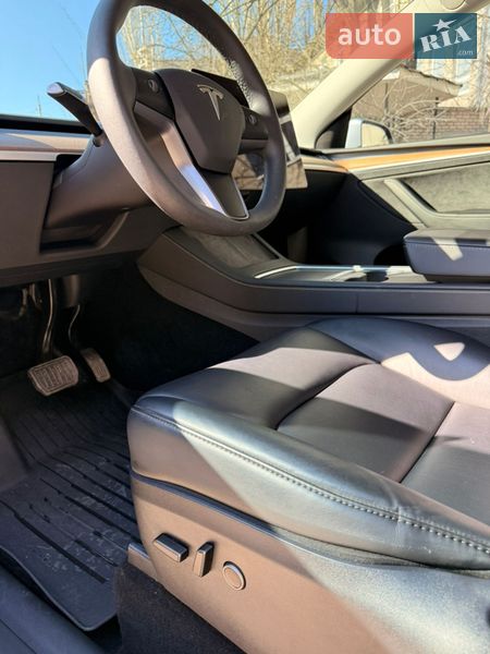 Позашляховик / Кросовер Tesla Model Y 2024 в Дніпрі