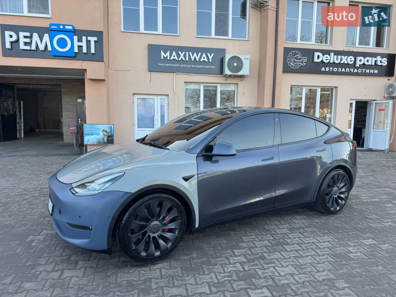 Внедорожник / Кроссовер Tesla Model Y 2020 в Луцке