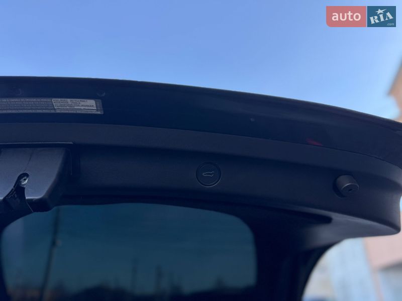 Внедорожник / Кроссовер Tesla Model Y 2020 в Луцке