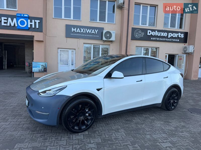 Внедорожник / Кроссовер Tesla Model Y 2020 в Луцке