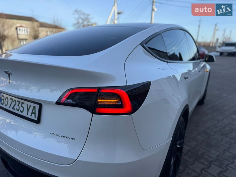 Внедорожник / Кроссовер Tesla Model Y 2020 в Луцке