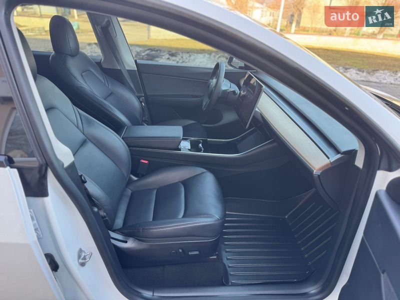 Внедорожник / Кроссовер Tesla Model Y 2020 в Луцке