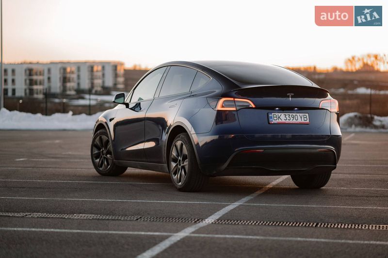 Внедорожник / Кроссовер Tesla Model Y 2024 в Ровно