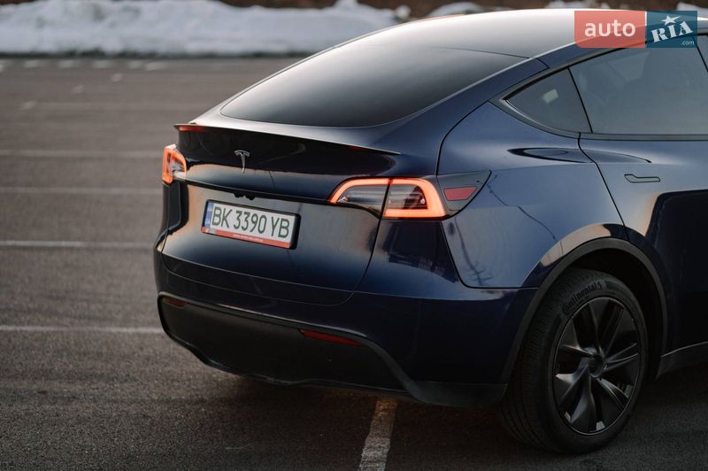 Внедорожник / Кроссовер Tesla Model Y 2024 в Ровно