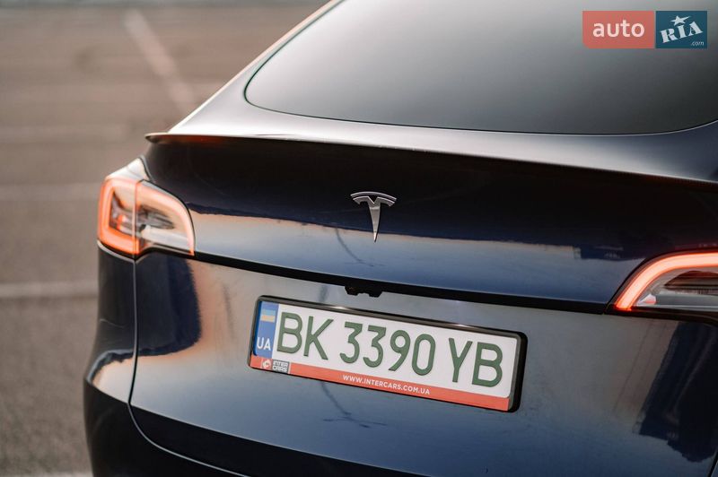 Внедорожник / Кроссовер Tesla Model Y 2024 в Ровно