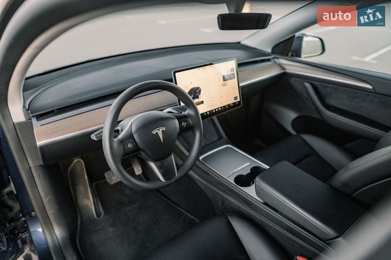 Внедорожник / Кроссовер Tesla Model Y 2024 в Ровно