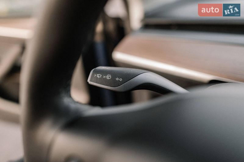 Внедорожник / Кроссовер Tesla Model Y 2024 в Ровно