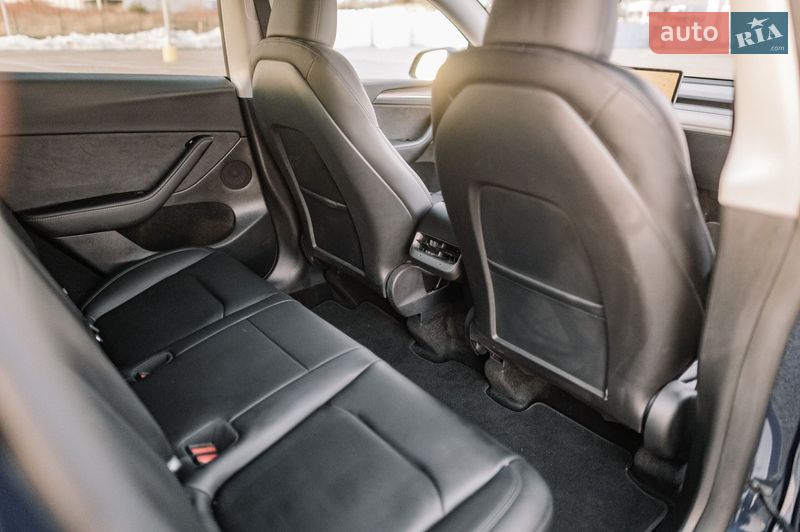 Внедорожник / Кроссовер Tesla Model Y 2024 в Ровно