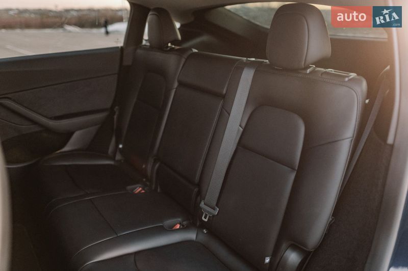 Внедорожник / Кроссовер Tesla Model Y 2024 в Ровно