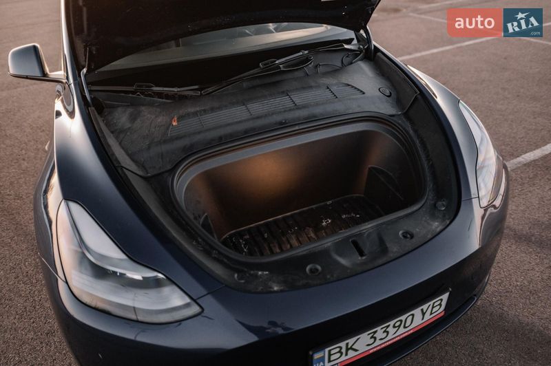 Внедорожник / Кроссовер Tesla Model Y 2024 в Ровно