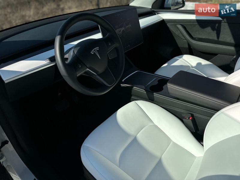 Позашляховик / Кросовер Tesla Model Y 2023 в Львові фото 23 Позашляховик / Кросовер Tesla Model Y 2023 в Львові