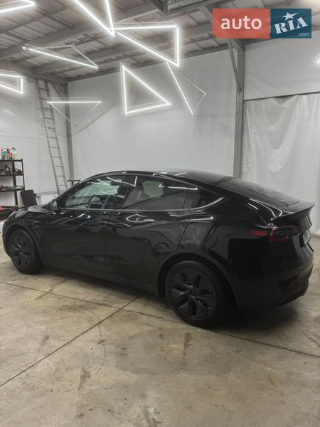 Внедорожник / Кроссовер Tesla Model Y 2025 в Киеве фото 3 Внедорожник / Кроссовер Tesla Model Y 2025 в Киеве