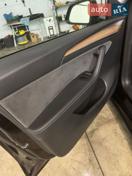 Внедорожник / Кроссовер Tesla Model Y 2025 в Киеве фото 8 Внедорожник / Кроссовер Tesla Model Y 2025 в Киеве