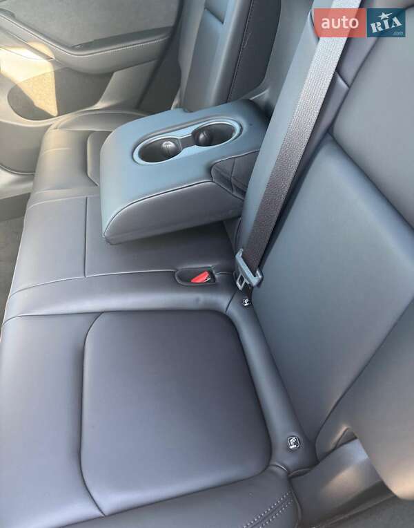 Внедорожник / Кроссовер Tesla Model Y 2025 в Киеве фото 26 Внедорожник / Кроссовер Tesla Model Y 2025 в Киеве