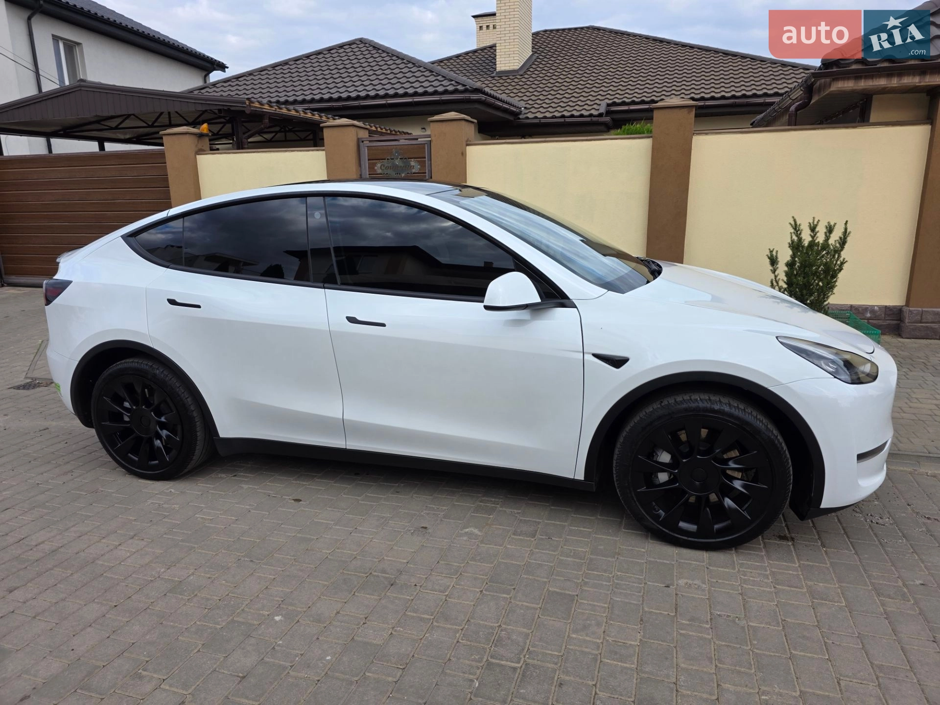 2022 Tesla Model Y - мініатюра 5