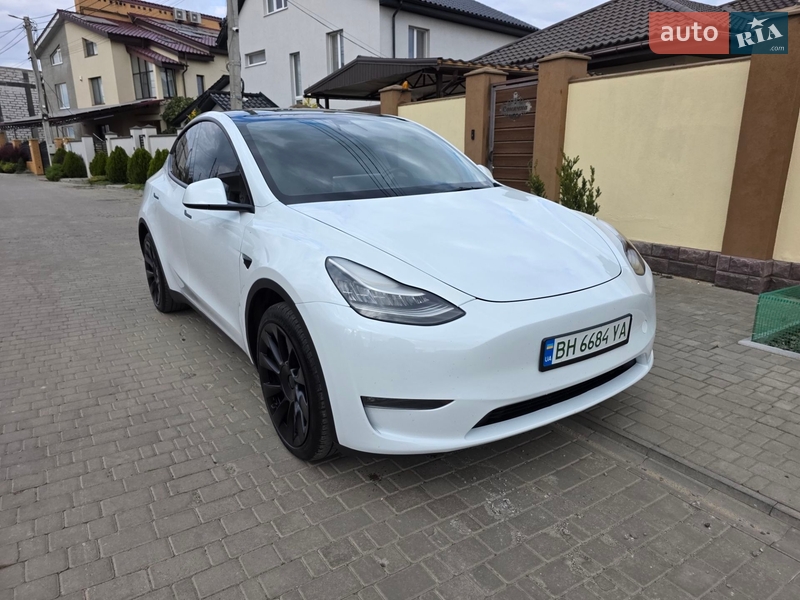 Tesla Model Y 2022