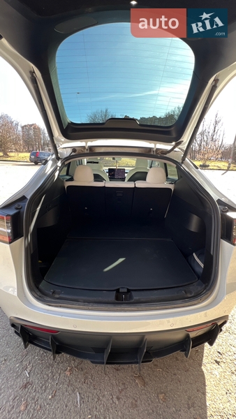 Позашляховик / Кросовер Tesla Model Y 2021 в Івано-Франківську
