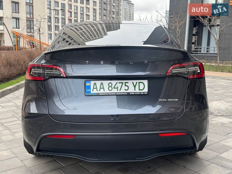 Позашляховик / Кросовер Tesla Model Y 2024 в Києві