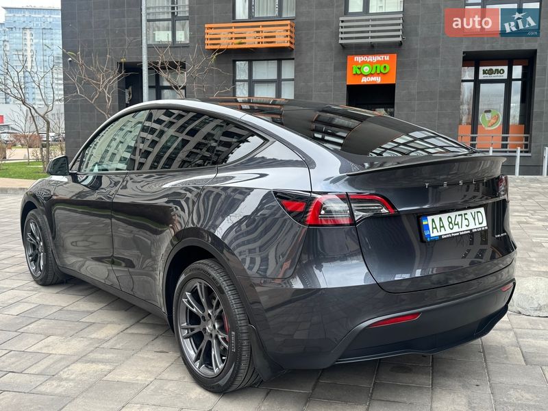 Позашляховик / Кросовер Tesla Model Y 2024 в Києві