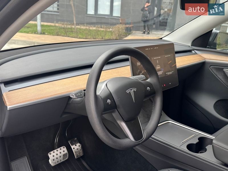 Позашляховик / Кросовер Tesla Model Y 2024 в Києві