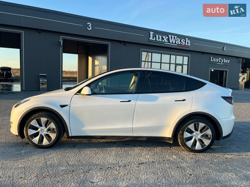 Внедорожник / Кроссовер Tesla Model Y 2020 в Львове