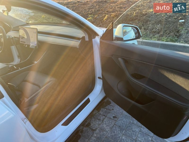 Внедорожник / Кроссовер Tesla Model Y 2020 в Львове